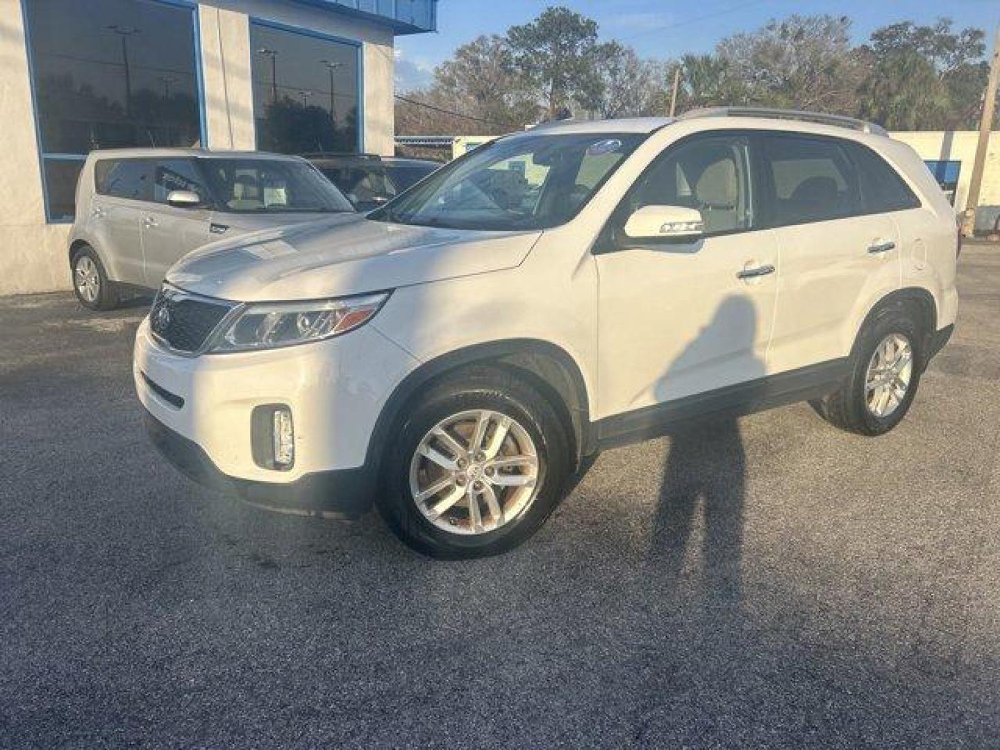 2015 Kia Sorento (5XYKT3A69FG) with an Other engine, AUTOMATIC transmission, located at 1285 Cassat Ave, Jacksonville, FL, 32205, (904) 425-3000, 30.299780, -81.732430 - KBB.com 10 Best SUVs Under $25,000. Boasts 27 Highway MPG and 20 City MPG! This Kia Sorento delivers a Regular Unleaded I-4 2.4 L/144 engine powering this Automatic transmission. WHEEL LOCKS, SNOW WHITE PEARL, LX CONVENIENCE PACKAGE (5 SEAT) -inc: noise-reducing acoustic windshield glass, Backup War - Photo#0