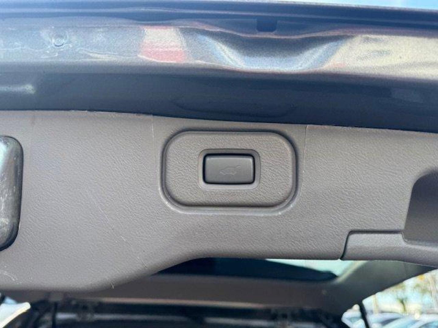 2012 Honda Odyssey (5FNRL5H46CB) with an Other engine, AUTOMATIC transmission, located at 7701 Park Blvd., Pinellas Park, FL, 33781, (727) 369-7777, 27.839552, -82.747284 - IIHS Top Safety Pick. Only 149,879 Miles! Boasts 27 Highway MPG and 18 City MPG! This Honda Odyssey delivers a Gas V6 3.5L/212 engine powering this Automatic transmission. Wide-mode adjustable 2nd-row seats -inc: multi-function center seat, walk-in feature, armrests, head restraints, Warning lights - Photo#9