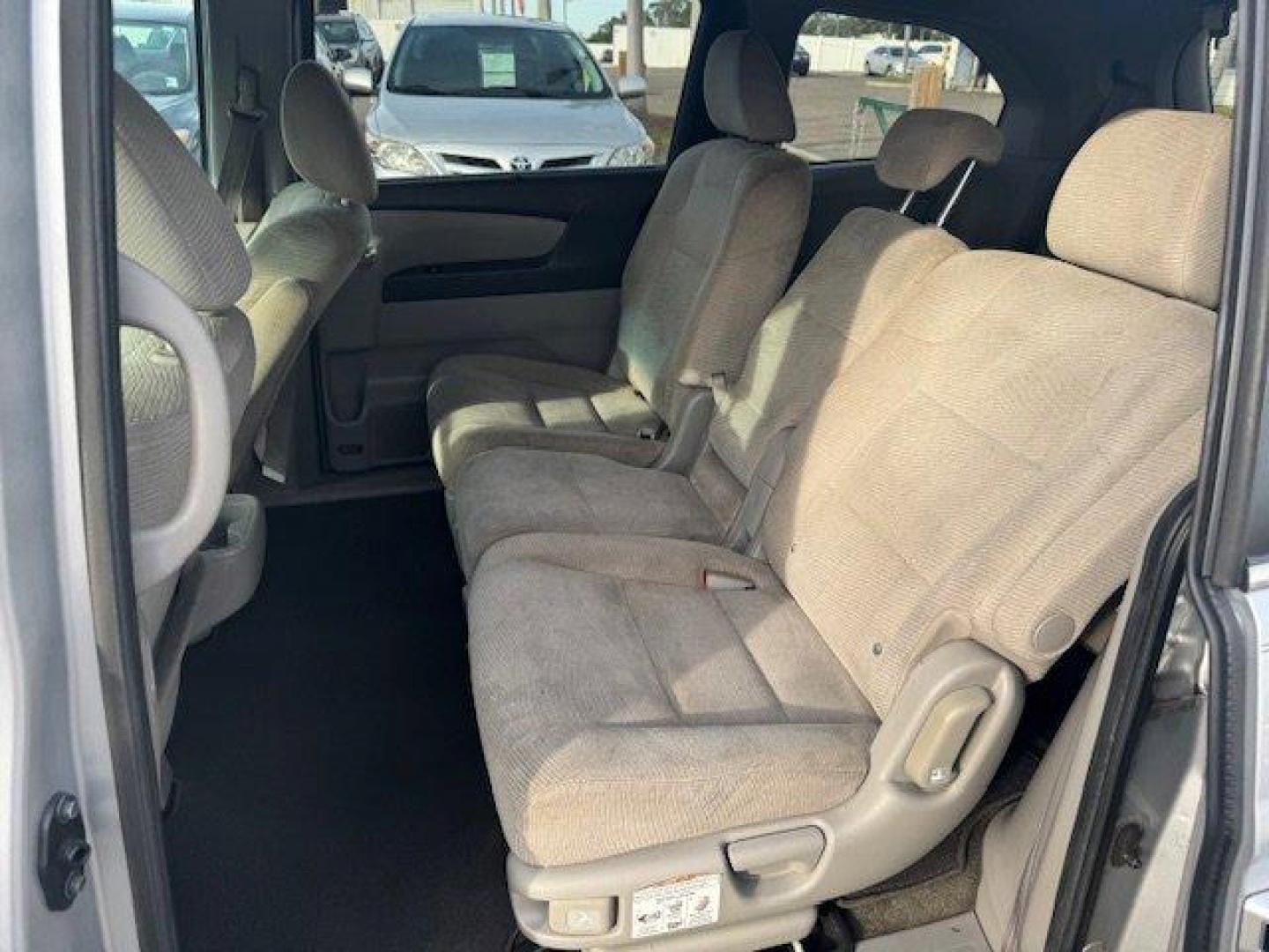 2010 Honda Odyssey (5FNRL3H60AB) with an Other engine, AUTOMATIC transmission, located at 7701 Park Blvd., Pinellas Park, FL, 33781, (727) 369-7777, 27.839552, -82.747284 - KBB.com 10 Best Used Family Cars Under $15,000. Only 155,576 Miles! Boasts 25 Highway MPG and 17 City MPG! This Honda Odyssey boasts a Gas V6 3.5L/ engine powering this Automatic transmission. XM Radio (subscription required), Warning lights -inc: low-fuel, low-oil pressure, door/tailgate open, pass - Photo#5