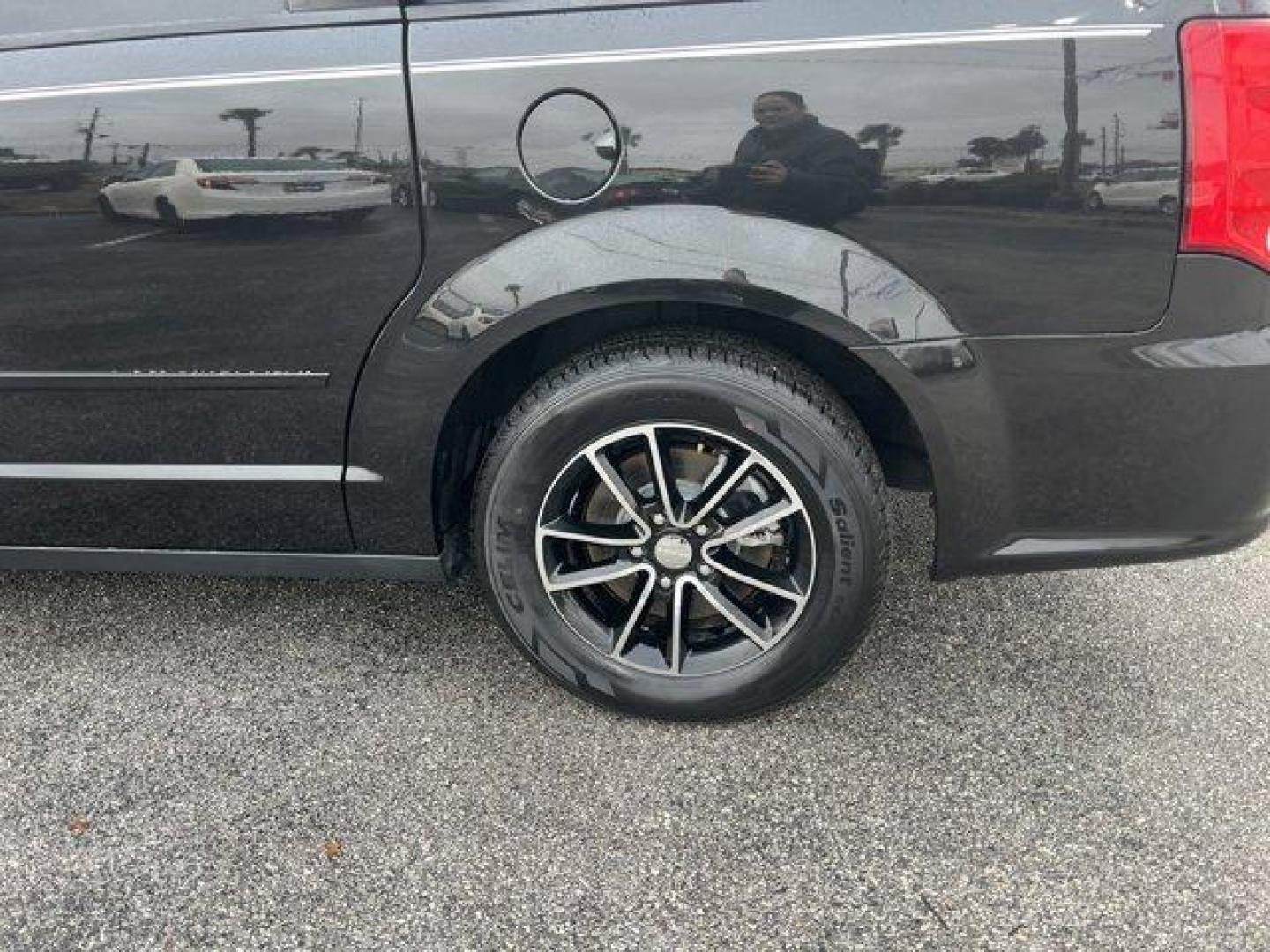 2016 Dodge Grand Caravan (2C4RDGEG0GR) with an Other engine, AUTOMATIC transmission, located at 8829 US Hwy 19, Port Richey, FL, 34668, (727) 264-1107, 28.285917, -82.717346 - Scores 25 Highway MPG and 17 City MPG! This Dodge Grand Caravan boasts a Regular Unleaded V-6 3.6 L/220 engine powering this Automatic transmission. TRANSMISSION: 6-SPEED AUTOMATIC 62TE (STD), TIRES: P225/65R17 BSW TOURING, QUICK ORDER PACKAGE 29N -inc: Engine: 3.6L V6 24V VVT FlexFuel, Transmission - Photo#5