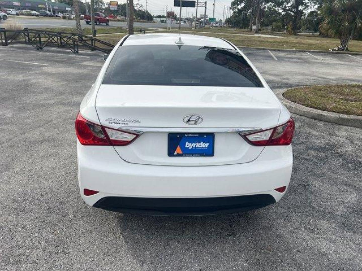 2014 Hyundai Sonata (5NPEB4AC4EH) with an Other engine, AUTOMATIC transmission, located at 8829 US Hwy 19, Port Richey, FL, 34668, (727) 264-1107, 28.285917, -82.717346 - KBB.com 10 Best Late-Model Used Cars Under $15,000. Only 109,447 Miles! Delivers 35 Highway MPG and 24 City MPG! This Hyundai Sonata delivers a Regular Unleaded I-4 2.4 L/144 engine powering this Automatic transmission. PEARL WHITE, OPTION GROUP 1, GRAY, PREMIUM CLOTH SEATING SURFACES.* This Hyundai - Photo#4