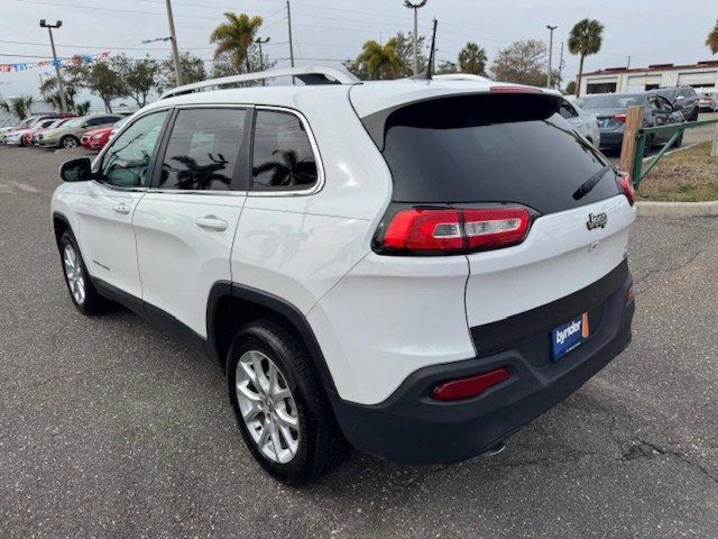 2016 Jeep Cherokee (1C4PJLCB4GW) with an Other engine, AUTOMATIC transmission, located at 7701 Park Blvd., Pinellas Park, FL, 33781, (727) 369-7777, 27.839552, -82.747284 - Delivers 31 Highway MPG and 22 City MPG! This Jeep Cherokee delivers a Regular Unleaded I-4 2.4 L/144 engine powering this Automatic transmission. TRANSMISSION: 9-SPEED 948TE AUTOMATIC (STD), SIRIUSXM SATELLITE RADIO (subscription required), RADIO: UCONNECT 8.4 -inc: Nav Capable! See Dealer For Deta - Photo#2