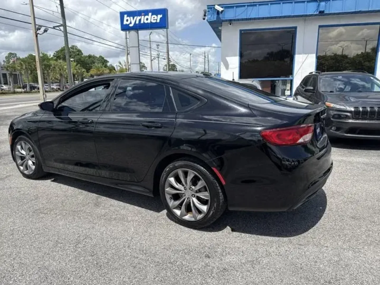 2015 Chrysler 200 (1C3CCCBB0FN) with an Other engine, AUTOMATIC transmission, located at 1285 Cassat Ave, Jacksonville, FL, 32205, (904) 425-3000, 30.299780, -81.732430 - IIHS Top Safety Pick+, Top Safety Pick+. Only 102,187 Miles! Boasts 36 Highway MPG and 23 City MPG! This Chrysler 200 boasts a Regular Unleaded I-4 2.4 L/144 engine powering this Automatic transmission. WHEELS: 18 X 8.0 SATIN CARBON ALUMINUM (STD), TRANSMISSION: 9-SPEED 948TE AUTOMATIC (STD), TIRES: - Photo#3