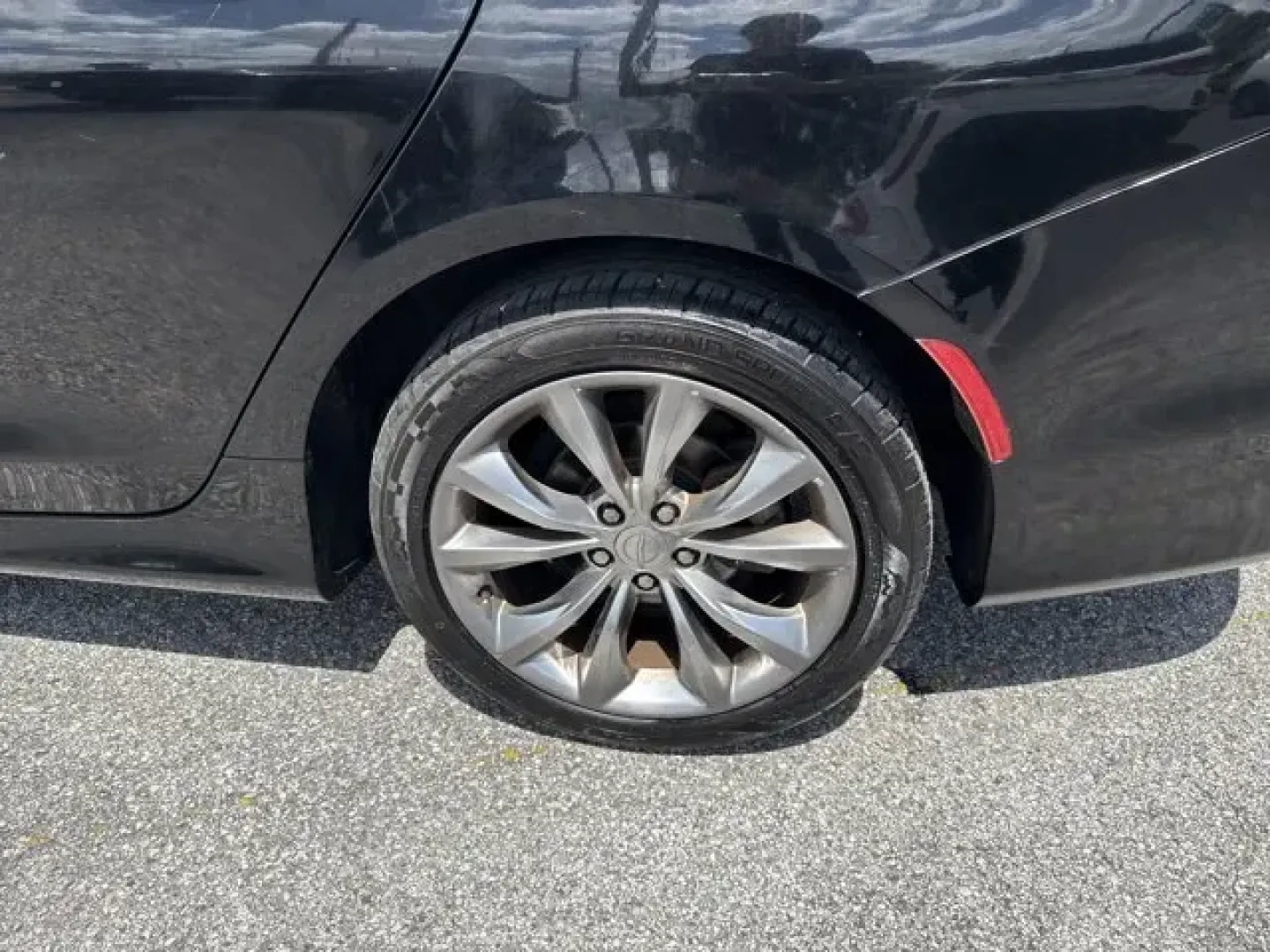 2015 Chrysler 200 (1C3CCCBB0FN) with an Other engine, AUTOMATIC transmission, located at 1285 Cassat Ave, Jacksonville, FL, 32205, (904) 425-3000, 30.299780, -81.732430 - IIHS Top Safety Pick+, Top Safety Pick+. Only 102,187 Miles! Boasts 36 Highway MPG and 23 City MPG! This Chrysler 200 boasts a Regular Unleaded I-4 2.4 L/144 engine powering this Automatic transmission. WHEELS: 18 X 8.0 SATIN CARBON ALUMINUM (STD), TRANSMISSION: 9-SPEED 948TE AUTOMATIC (STD), TIRES: - Photo#5