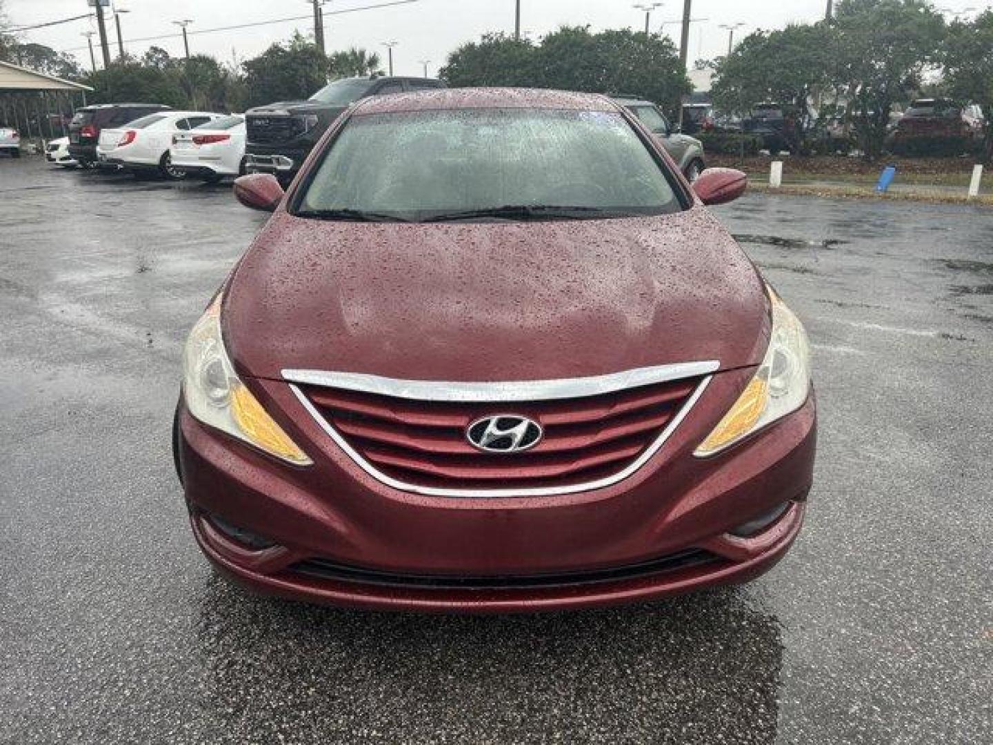 2012 Hyundai Sonata (5NPEB4AC9CH) with an Other engine, AUTOMATIC transmission, located at 1285 Cassat Ave, Jacksonville, FL, 32205, (904) 425-3000, 30.299780, -81.732430 - IIHS Top Safety Pick. Only 85,548 Miles! Scores 35 Highway MPG and 24 City MPG! This Hyundai Sonata boasts a Gas I4 2.4L/144 engine powering this Automatic transmission. SPARKLING RUBY, POPULAR EQUIPMENT PKG -inc: pwr driver's seat, pwr driver lumbar support, automatic headlight control, chrome inte - Photo#1