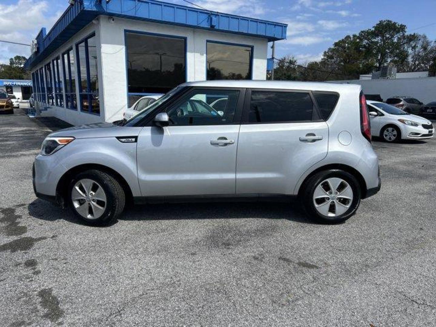 2016 Kia Soul (KNDJN2A23G7) with an Other engine, AUTOMATIC transmission, located at 1285 Cassat Ave, Jacksonville, FL, 32205, (904) 425-3000, 30.299780, -81.732430 - IIHS Top Safety Pick. Only 91,595 Miles! Boasts 30 Highway MPG and 24 City MPG! This Kia Soul delivers a Regular Unleaded I-4 1.6 L/97 engine powering this Automatic transmission. EC MIRROR W/COMPASS and HOMELINK, CARPETED FLOOR MATS, CARGO TRAY.*This Kia Soul Comes Equipped with These Options *CA - Photo#2