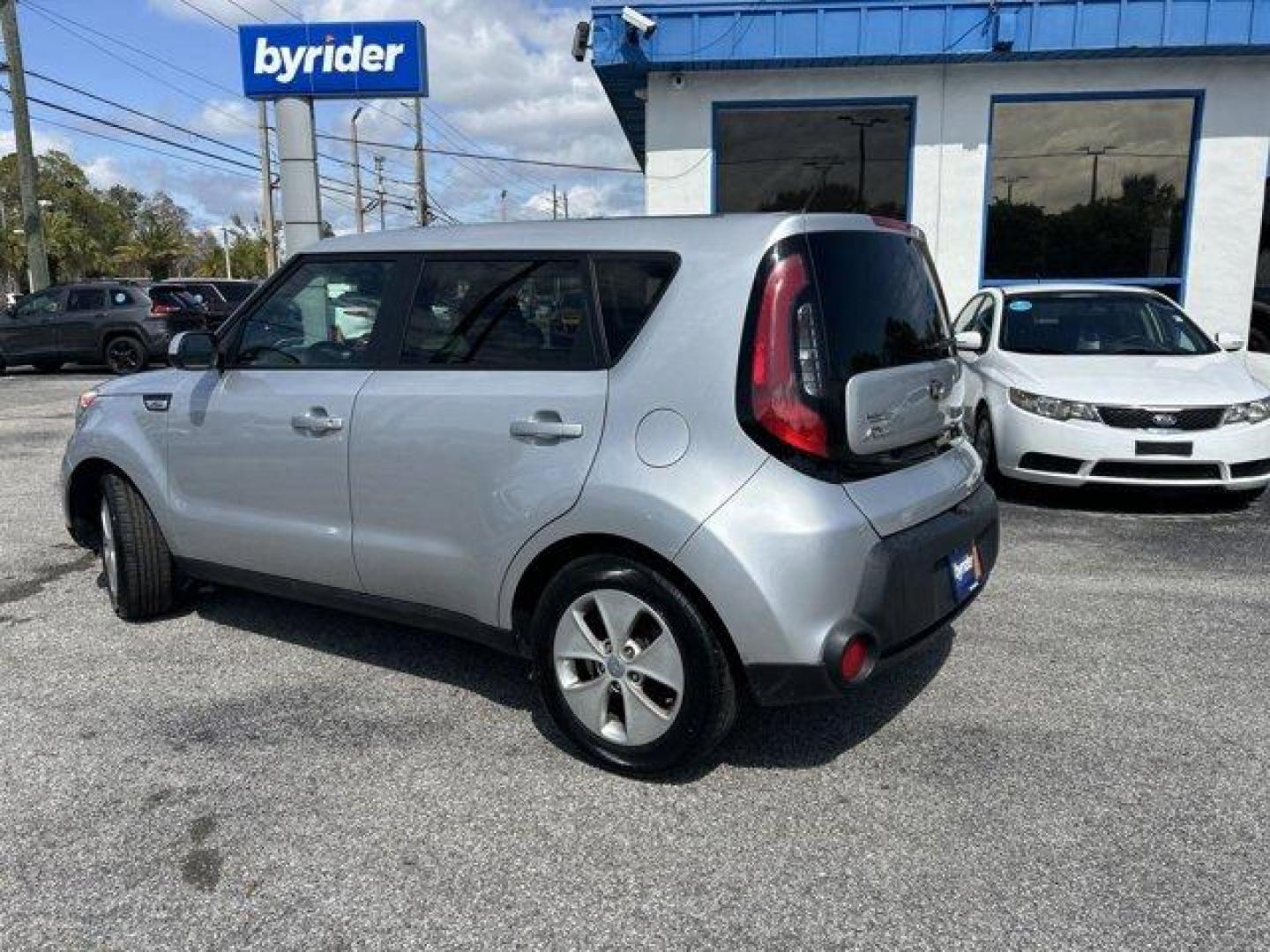 2016 Kia Soul (KNDJN2A23G7) with an Other engine, AUTOMATIC transmission, located at 1285 Cassat Ave, Jacksonville, FL, 32205, (904) 425-3000, 30.299780, -81.732430 - IIHS Top Safety Pick. Only 91,595 Miles! Boasts 30 Highway MPG and 24 City MPG! This Kia Soul delivers a Regular Unleaded I-4 1.6 L/97 engine powering this Automatic transmission. EC MIRROR W/COMPASS and HOMELINK, CARPETED FLOOR MATS, CARGO TRAY.*This Kia Soul Comes Equipped with These Options *CA - Photo#3