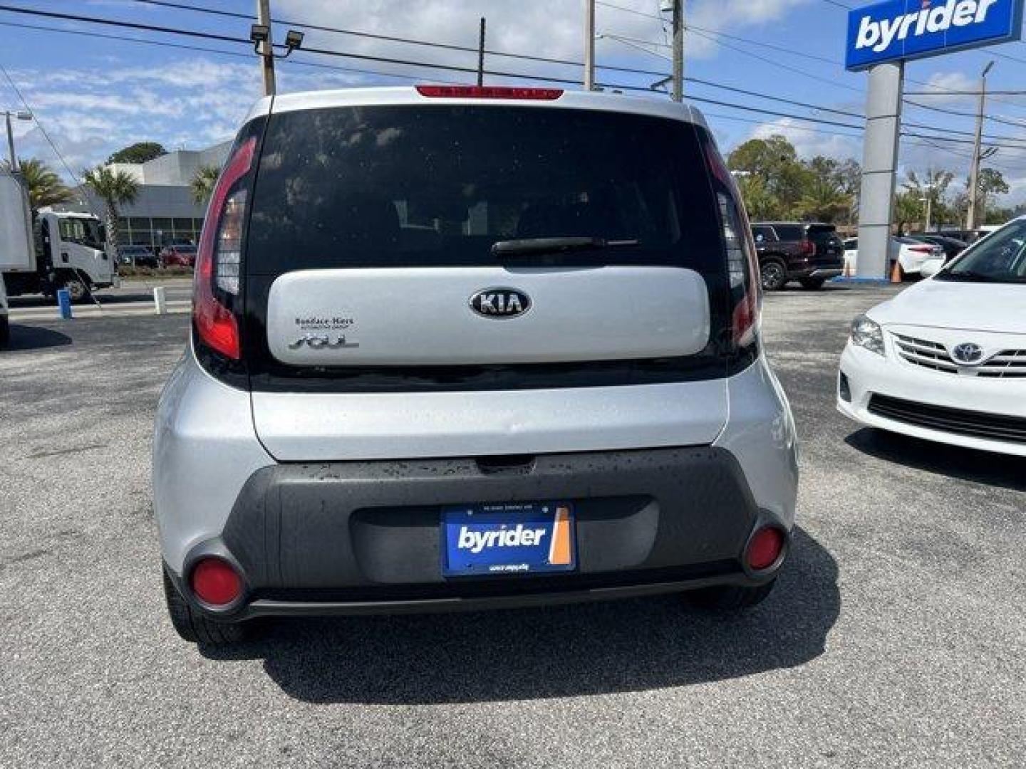 2016 Kia Soul (KNDJN2A23G7) with an Other engine, AUTOMATIC transmission, located at 1285 Cassat Ave, Jacksonville, FL, 32205, (904) 425-3000, 30.299780, -81.732430 - IIHS Top Safety Pick. Only 91,595 Miles! Boasts 30 Highway MPG and 24 City MPG! This Kia Soul delivers a Regular Unleaded I-4 1.6 L/97 engine powering this Automatic transmission. EC MIRROR W/COMPASS and HOMELINK, CARPETED FLOOR MATS, CARGO TRAY.*This Kia Soul Comes Equipped with These Options *CA - Photo#4