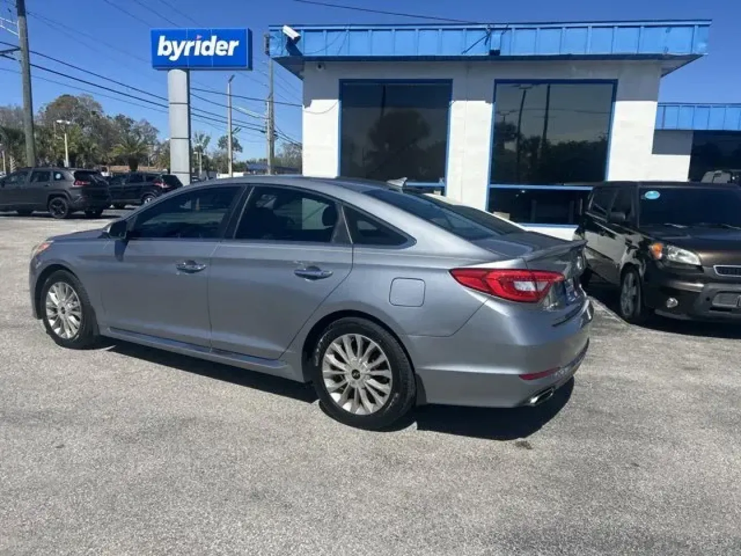 2015 Hyundai Sonata (5NPE34AF5FH) with an Other engine, AUTOMATIC transmission, located at 1285 Cassat Ave, Jacksonville, FL, 32205, (904) 425-3000, 30.299780, -81.732430 - ### Discover the Perfect Blend of Comfort and Reliability with the 2015 Hyundai Sonata at Byrider Florida #139<br /> <br /> Are you a budget-conscious buyer searching for a dependable sedan that fits your active lifestyle? Look no further! The 2015 Hyundai Sonata is the ideal vehicle for daily commu - Photo#3