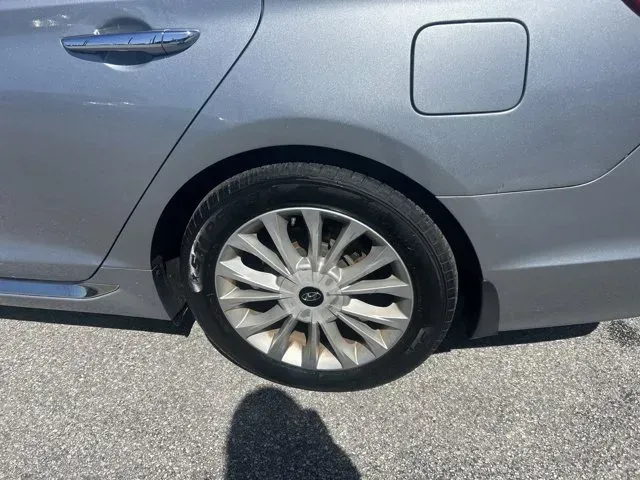 2015 Hyundai Sonata (5NPE34AF5FH) with an Other engine, AUTOMATIC transmission, located at 1285 Cassat Ave, Jacksonville, FL, 32205, (904) 425-3000, 30.299780, -81.732430 - ### Discover the Perfect Blend of Comfort and Reliability with the 2015 Hyundai Sonata at Byrider Florida #139<br /> <br /> Are you a budget-conscious buyer searching for a dependable sedan that fits your active lifestyle? Look no further! The 2015 Hyundai Sonata is the ideal vehicle for daily commu - Photo#5