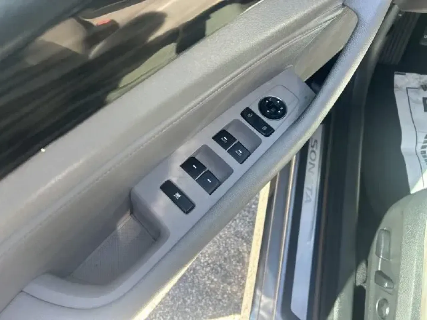 2015 Hyundai Sonata (5NPE34AF5FH) with an Other engine, AUTOMATIC transmission, located at 1285 Cassat Ave, Jacksonville, FL, 32205, (904) 425-3000, 30.299780, -81.732430 - ### Discover the Perfect Blend of Comfort and Reliability with the 2015 Hyundai Sonata at Byrider Florida #139<br /> <br /> Are you a budget-conscious buyer searching for a dependable sedan that fits your active lifestyle? Look no further! The 2015 Hyundai Sonata is the ideal vehicle for daily commu - Photo#7