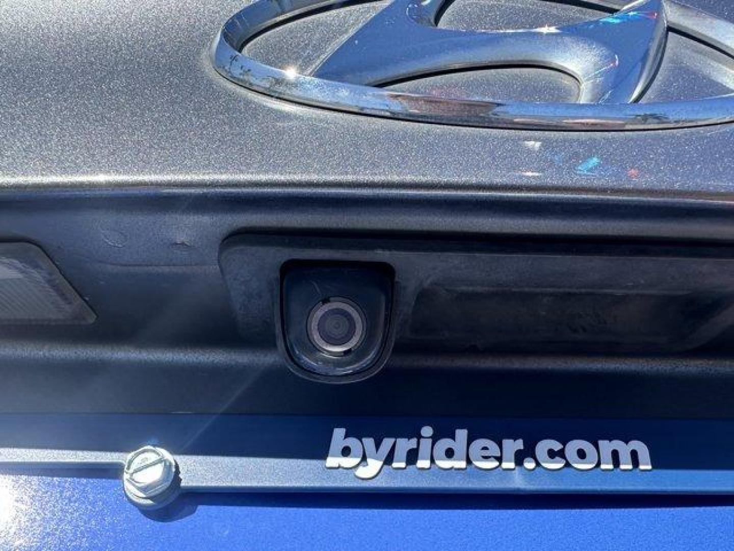 2018 Hyundai Elantra (5NPD84LF6JH) with an Other engine, AUTOMATIC transmission, located at 7701 Park Blvd., Pinellas Park, FL, 33781, (727) 369-7777, 27.839552, -82.747284 - KBB.com 10 Coolest New Cars Under $20,000. Delivers 37 Highway MPG and 28 City MPG! This Hyundai Elantra delivers a Regular Unleaded I-4 2.0 L/122 engine powering this Automatic transmission. OPTION GROUP 01, MACHINE GRAY, GRAY, CLOTH SEAT TRIM.* This Hyundai Elantra Features the Following Options * - Photo#5