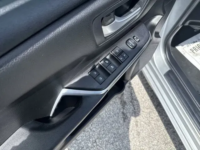 2015 Toyota Camry (4T4BF1FK2FR) with an Other engine, AUTOMATIC transmission, located at 1285 Cassat Ave, Jacksonville, FL, 32205, (904) 425-3000, 30.299780, -81.732430 - **Discover the Perfect Blend of Comfort and Reliability with the 2015 Toyota Camry at Byrider Florida #139**<br /> <br /> Are you in search of a dependable vehicle that fits your busy lifestyle? Look no further than this 2015 Toyota Camry, available now at Byrider Florida #139 in Jacksonville, FL. T - Photo#6