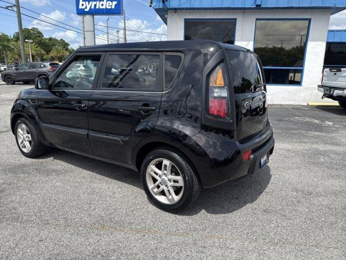 2011 Kia Soul (KNDJT2A2XB7) with an Other engine, AUTOMATIC transmission, located at 1285 Cassat Ave, Jacksonville, FL, 32205, (904) 425-3000, 30.299780, -81.732430 - IIHS Top Safety Pick. Only 123,135 Miles! Delivers 30 Highway MPG and 24 City MPG! This Kia Soul boasts a Gas I4 2.0L/121 engine powering this Automatic transmission. WHEEL LOCKS, SHADOW, PWR MOONROOF W/FOG LIGHTS.* This Kia Soul Features the Following Options *AUDIO PKG -inc: 315-watt amp, center s - Photo#3
