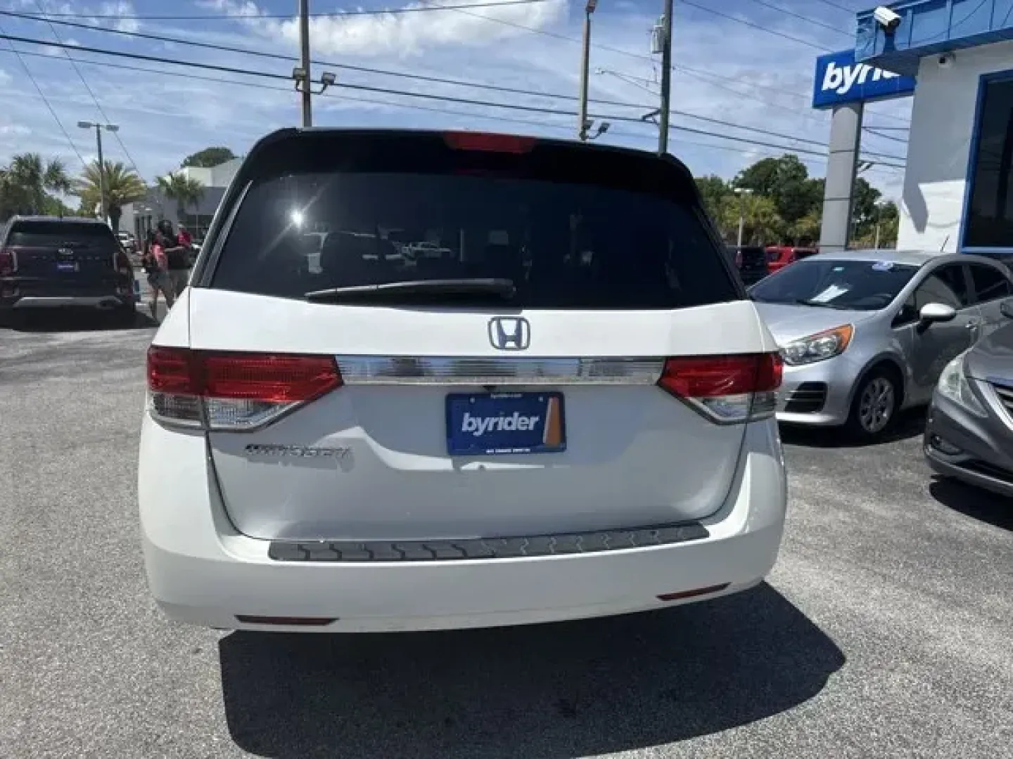 2015 Honda Odyssey (5FNRL5H63FB) with an Other engine, AUTOMATIC transmission, located at 1285 Cassat Ave, Jacksonville, FL, 32205, (904) 425-3000, 30.299780, -81.732430 - Experience the freedom of adventure and family moments with the 2015 Honda Odyssey, now available at Byrider Florida #139 in Jacksonville! This spacious and versatile van is perfect for growing families, weekend getaways, or anyone looking to enjoy comfort and safety on the road. With ample seating, - Photo#4