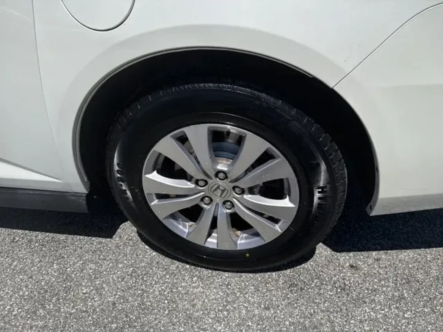 2015 Honda Odyssey (5FNRL5H63FB) with an Other engine, AUTOMATIC transmission, located at 1285 Cassat Ave, Jacksonville, FL, 32205, (904) 425-3000, 30.299780, -81.732430 - Experience the freedom of adventure and family moments with the 2015 Honda Odyssey, now available at Byrider Florida #139 in Jacksonville! This spacious and versatile van is perfect for growing families, weekend getaways, or anyone looking to enjoy comfort and safety on the road. With ample seating, - Photo#5