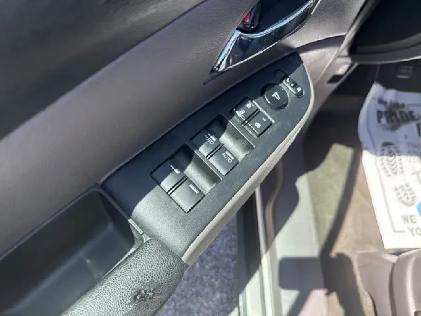 2015 Honda Odyssey (5FNRL5H63FB) with an Other engine, AUTOMATIC transmission, located at 1285 Cassat Ave, Jacksonville, FL, 32205, (904) 425-3000, 30.299780, -81.732430 - Experience the freedom of adventure and family moments with the 2015 Honda Odyssey, now available at Byrider Florida #139 in Jacksonville! This spacious and versatile van is perfect for growing families, weekend getaways, or anyone looking to enjoy comfort and safety on the road. With ample seating, - Photo#7