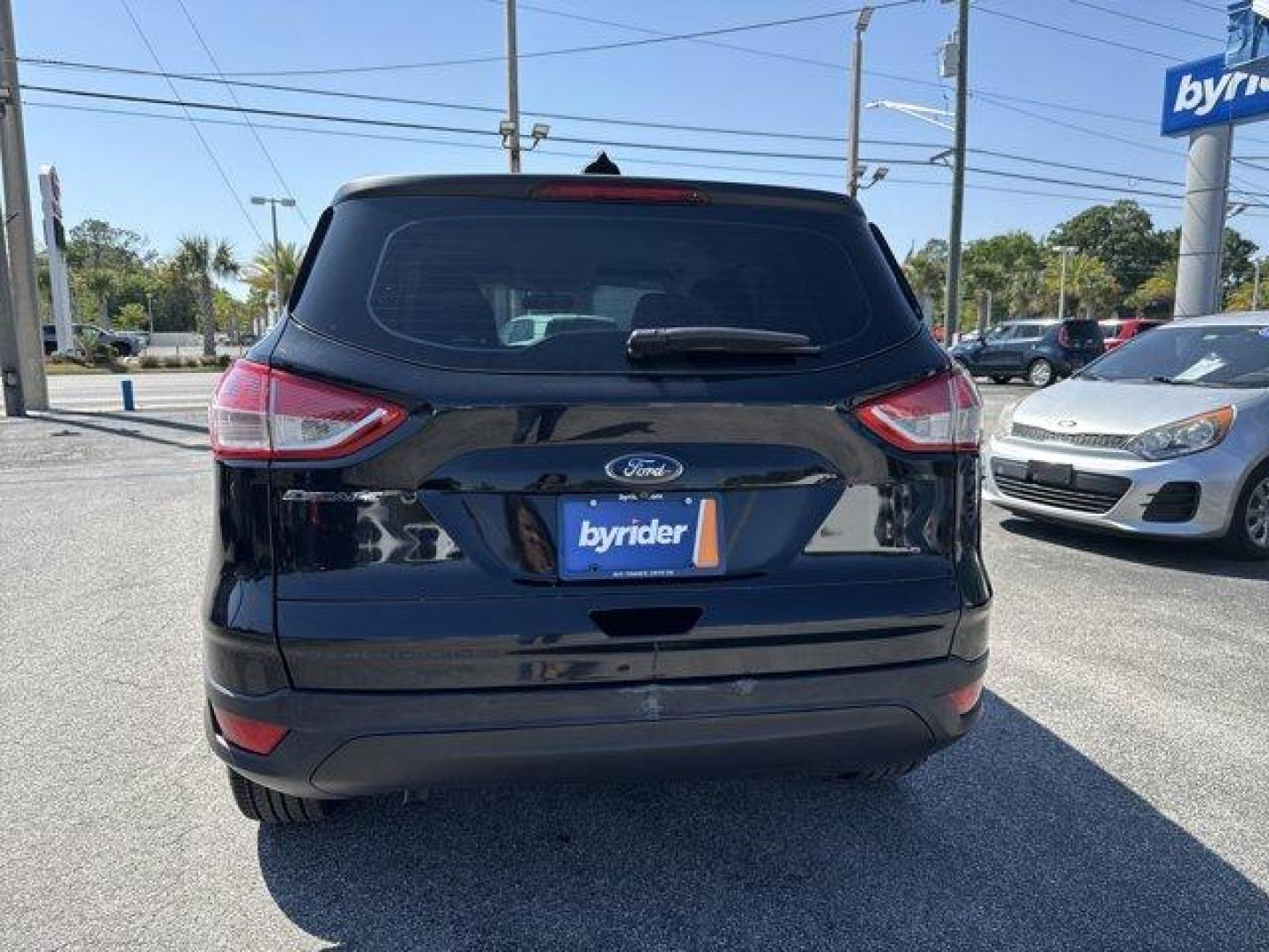 2015 Ford Escape (1FMCU0F70FU) with an Other engine, AUTOMATIC transmission, located at 1285 Cassat Ave, Jacksonville, FL, 32205, (904) 425-3000, 30.299780, -81.732430 - KBB.com 10 Best SUVs Under $25,000. Only 98,982 Miles! Delivers 31 Highway MPG and 22 City MPG! This Ford Escape boasts a Regular Unleaded I-4 2.5 L/152 engine powering this Automatic transmission. Wireless Phone Connectivity, Wheels: 17 Steel Wheel w/Sparkle Silver Cover, Variable intermittent wipe - Photo#4