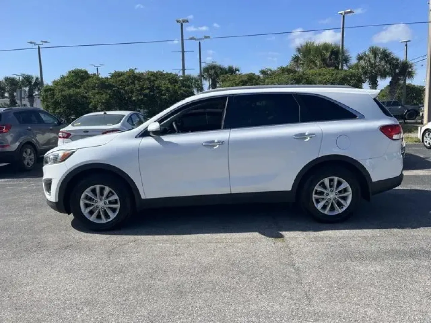 2017 Kia Sorento (5XYPG4A38HG) with an Other engine, AUTOMATIC transmission, located at 1285 Cassat Ave, Jacksonville, FL, 32205, (904) 425-3000, 30.299780, -81.732430 - ### Discover Your Next Adventure with the 2017 Kia Sorento at Byrider Florida #139!<br /> <br /> Are you searching for the perfect family vehicle that can adapt to your busy lifestyle? Look no further! The 2017 Kia Sorento is a versatile SUV designed to meet the needs of growing families, weekend ad - Photo#3