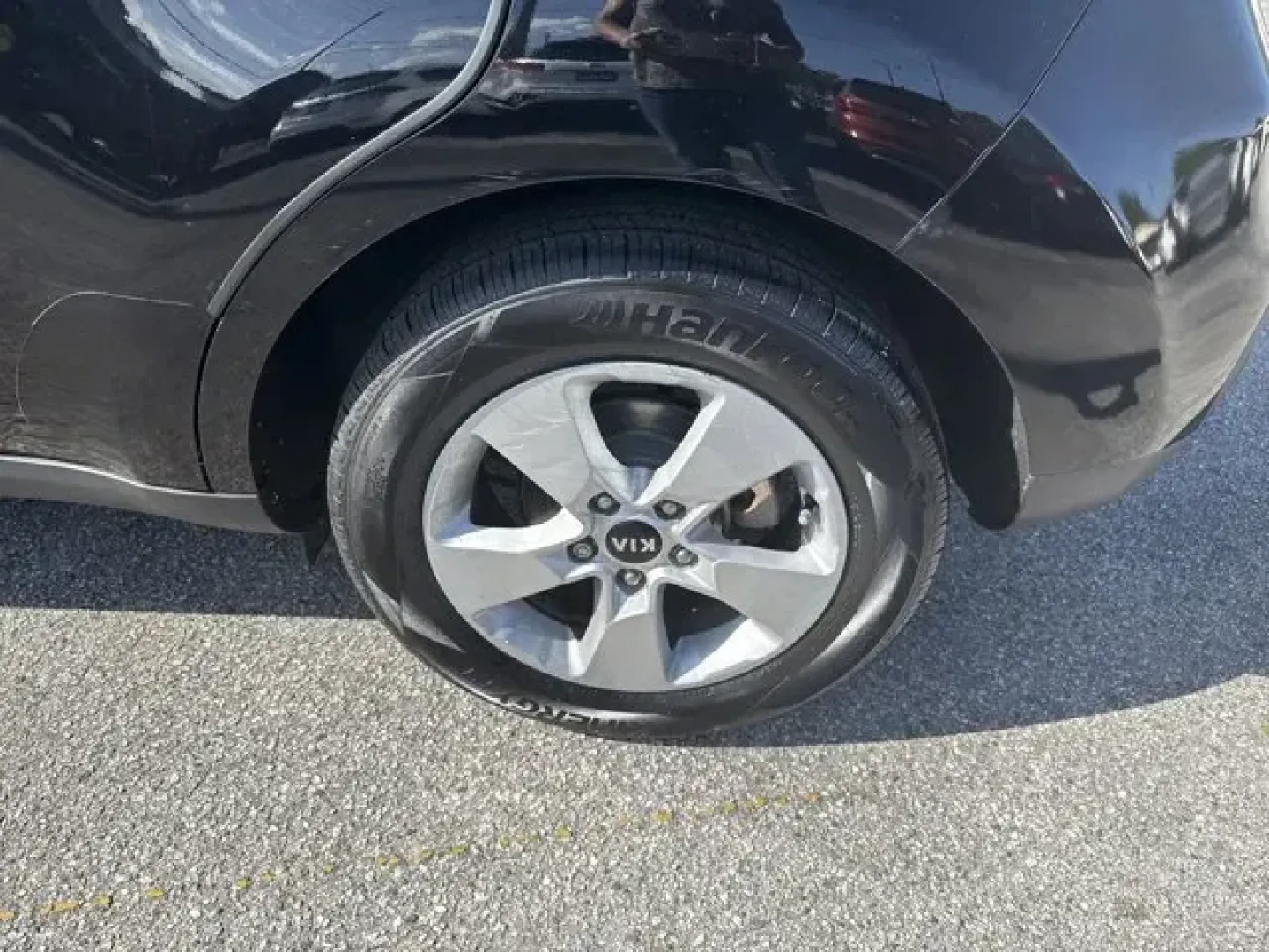 2017 Kia Soul (KNDJN2A27H7) with an Other engine, AUTOMATIC transmission, located at 1285 Cassat Ave, Jacksonville, FL, 32205, (904) 425-3000, 30.299780, -81.732430 - **Discover Your Perfect Adventure Companion: 2017 Kia Soul at Byrider Florida #139!**<br /> <br /> Are you ready to elevate your daily commute or embark on spontaneous weekend adventures? Look no further than the stylish and versatile 2017 Kia Soul, available now at Byrider Florida #139 in Jacksonvi - Photo#6