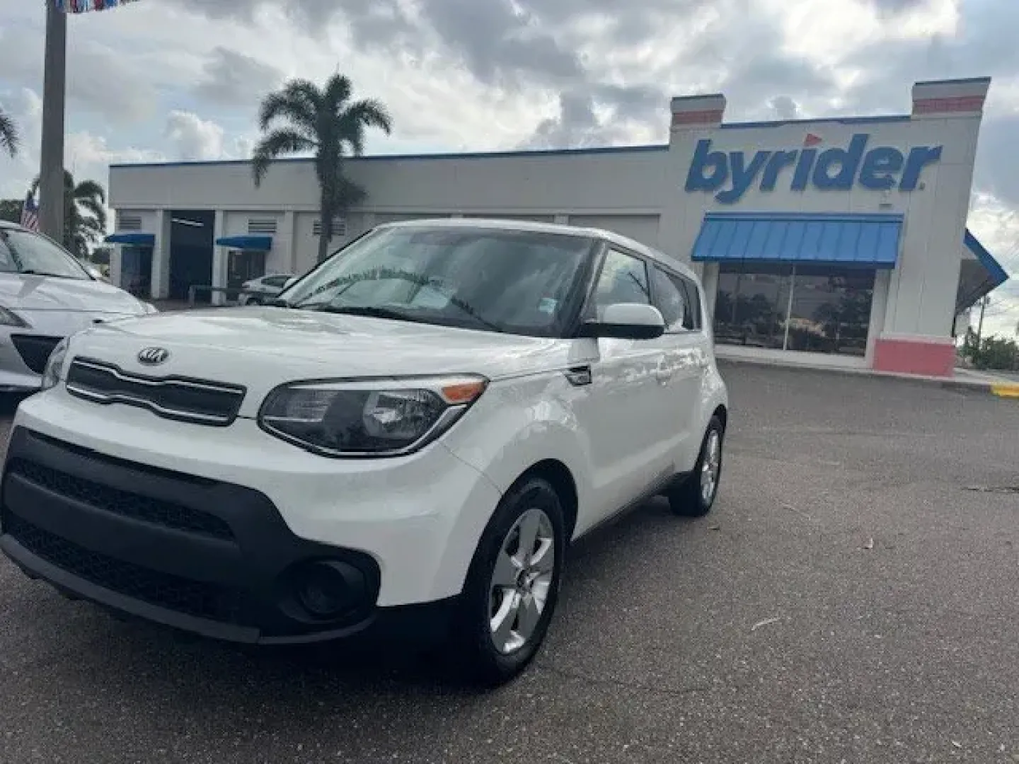 2019 Kia Soul (KNDJN2A22K7) with an Other engine, AUTOMATIC transmission, located at 7701 Park Blvd., Pinellas Park, FL, 33781, (727) 369-7777, 27.839552, -82.747284 - KBB.com 5-Year Cost to Own Awards. Delivers 31 Highway MPG and 26 City MPG! This Kia Soul boasts a Regular Unleaded I-4 1.6 L/97 engine powering this Automatic transmission. CLEAR WHITE, CARPETED FLOOR MAT, Wheels: 16 Alloy.*This Kia Soul Comes Equipped with These Options *Variable intermittent wipe - Photo#0