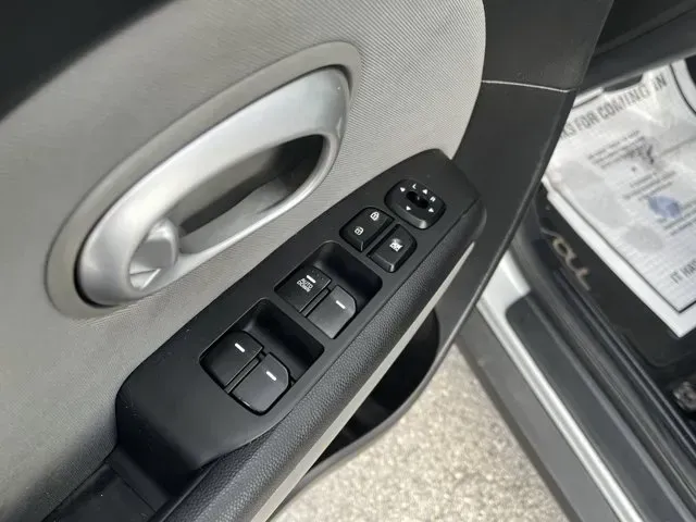 2016 Kia Soul (KNDJN2A29G7) with an Other engine, AUTOMATIC transmission, located at 1285 Cassat Ave, Jacksonville, FL, 32205, (904) 425-3000, 30.299780, -81.732430 - Are you searching for a versatile and dependable vehicle that fits seamlessly into your busy lifestyle? Look no further than the 2016 Kia Soul, now available at Byrider Florida #139 in Jacksonville, FL. Whether you need a reliable ride for your daily commute, an adventurous companion for weekend get - Photo#7