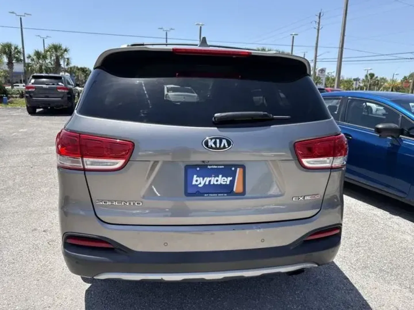 2016 Kia Sorento (5XYPH4A12GG) with an Other engine, AUTOMATIC transmission, located at 1285 Cassat Ave, Jacksonville, FL, 32205, (904) 425-3000, 30.299780, -81.732430 - KBB.com 10 Best Used Midsize SUVs Under $15,000. Delivers 27 Highway MPG and 20 City MPG! This Kia Sorento boasts a Intercooled Turbo Regular Unleaded I-4 2.0 L/122 engine powering this Automatic transmission. WHEEL LOCKS, TITANIUM SILVER, INTERIOR LIGHTING KIT.*This Kia Sorento Comes Equipped with - Photo#5