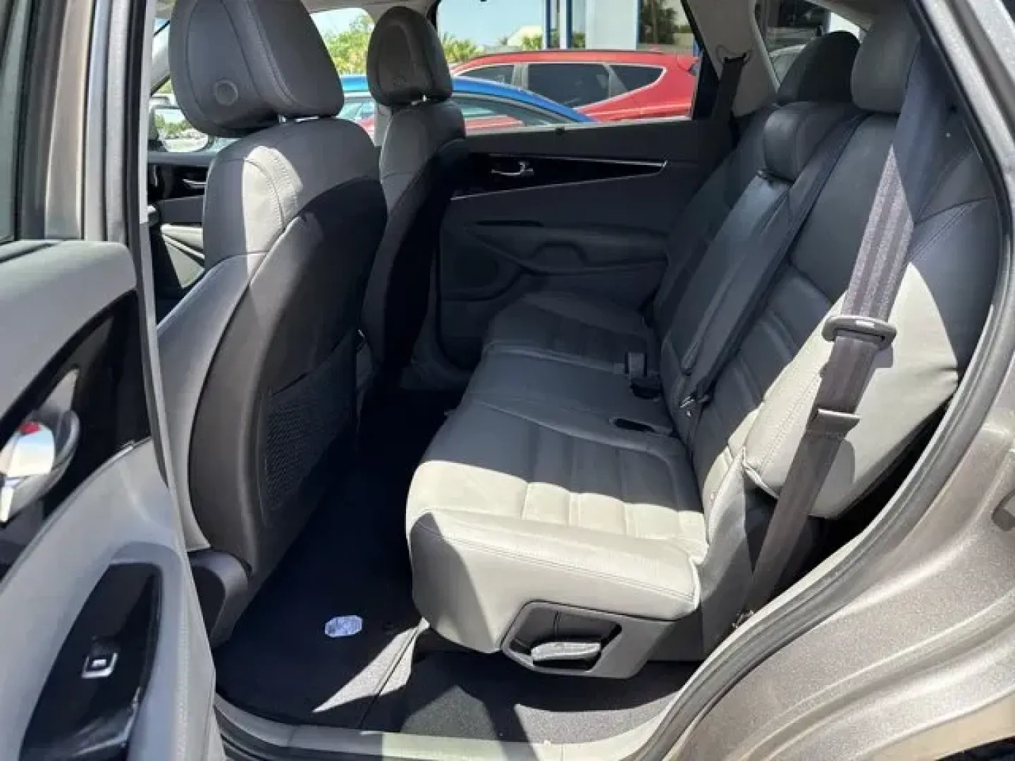 2016 Kia Sorento (5XYPH4A12GG) with an Other engine, AUTOMATIC transmission, located at 1285 Cassat Ave, Jacksonville, FL, 32205, (904) 425-3000, 30.299780, -81.732430 - KBB.com 10 Best Used Midsize SUVs Under $15,000. Delivers 27 Highway MPG and 20 City MPG! This Kia Sorento boasts a Intercooled Turbo Regular Unleaded I-4 2.0 L/122 engine powering this Automatic transmission. WHEEL LOCKS, TITANIUM SILVER, INTERIOR LIGHTING KIT.*This Kia Sorento Comes Equipped with - Photo#10