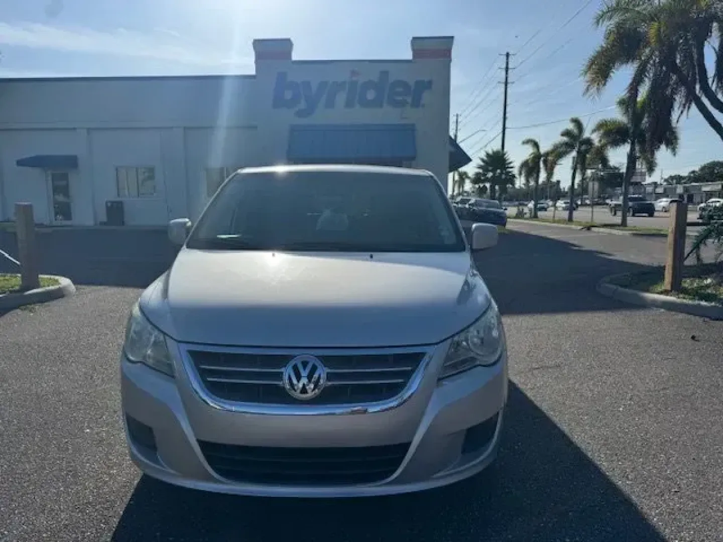 2010 Volkswagen Routan (2V4RW3D1XAR) with an Other engine, AUTOMATIC transmission, located at 7701 Park Blvd., Pinellas Park, FL, 33781, (727) 369-7777, 27.839552, -82.747284 - Discover your next adventure with the 2010 Volkswagen Routan, a versatile and spacious van perfect for growing families or weekend road trips. Whether you're planning a day at the beach or simply need a reliable vehicle for long commutes, this well-maintained Routan combines comfort, utility, and st - Photo#2