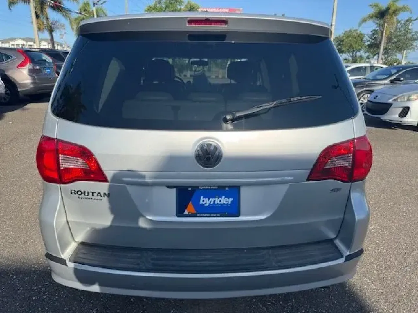2010 Volkswagen Routan (2V4RW3D1XAR) with an Other engine, AUTOMATIC transmission, located at 7701 Park Blvd., Pinellas Park, FL, 33781, (727) 369-7777, 27.839552, -82.747284 - Discover your next adventure with the 2010 Volkswagen Routan, a versatile and spacious van perfect for growing families or weekend road trips. Whether you're planning a day at the beach or simply need a reliable vehicle for long commutes, this well-maintained Routan combines comfort, utility, and st - Photo#4