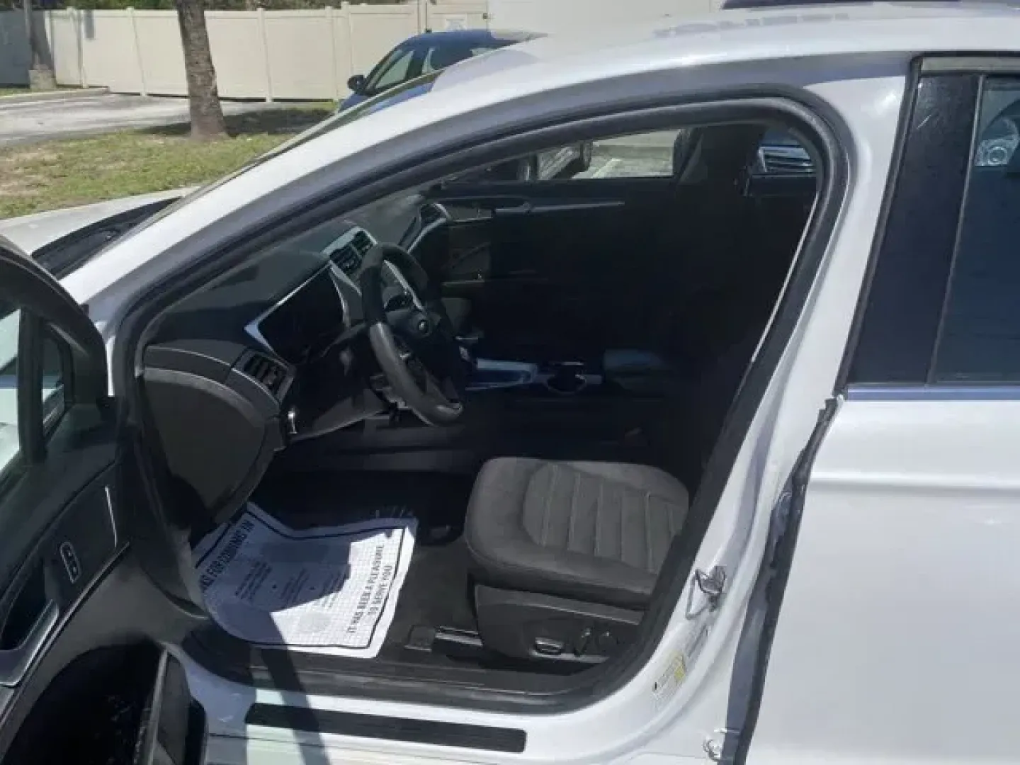 2015 Ford Fusion (1FA6P0H7XF5) with an Other engine, AUTOMATIC transmission, located at 8829 US Hwy 19, Port Richey, FL, 34668, (727) 264-1107, 28.285917, -82.717346 - **Experience Comfort and Reliability with the 2015 Ford Fusion at Byrider Florida #162 Your Trusted Buy Here Pay Here Dealer in Port Richey!**<br /> <br /> Are you in search of a dependable vehicle that seamlessly fits into your busy lifestyle? Look no further than this stunning 2015 Ford Fusion, p - Photo#5