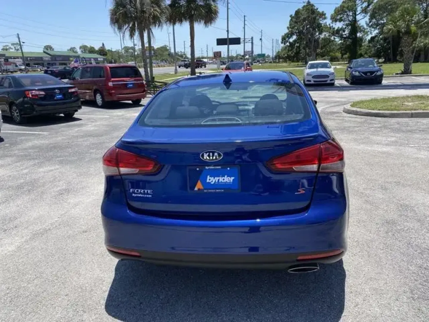 2018 Kia Forte (3KPFL4A73JE) with an Other engine, AUTOMATIC transmission, located at 8829 US Hwy 19, Port Richey, FL, 34668, (727) 264-1107, 28.285917, -82.717346 - Scores 37 Highway MPG and 25 City MPG! This Kia Forte boasts a Regular Unleaded I-4 2.0 L/122 engine powering this Automatic transmission. CARPETED FLOOR MATS, CARGO NET, CARGO MAT.*This Kia Forte Comes Equipped with These Options *BLACK, KNIT and WOVEN CLOTH SEAT TRIM, Window Grid Antenna, Vinyl - Photo#4
