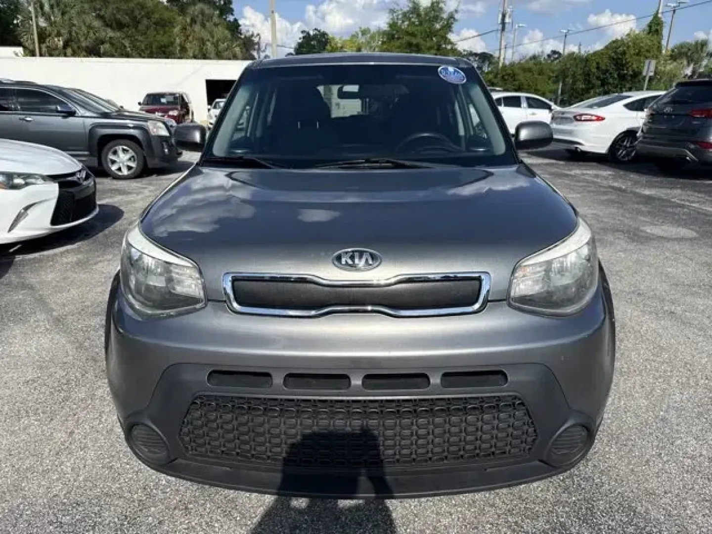 2016 Kia Soul (KNDJN2A2XG7) with an Other engine, AUTOMATIC transmission, located at 1285 Cassat Ave, Jacksonville, FL, 32205, (904) 425-3000, 30.299780, -81.732430 - IIHS Top Safety Pick. Only 103,498 Miles! Boasts 30 Highway MPG and 24 City MPG! This Kia Soul delivers a Regular Unleaded I-4 1.6 L/97 engine powering this Automatic transmission. TITANIUM GRAY, CONVENIENCE PACKAGE -inc: Auto On/Off Headlights, Rear Camera Display, Radio: AM/FM/MP3, 4.3 color touch - Photo#2