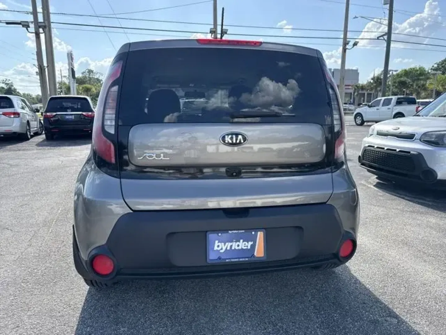 2016 Kia Soul (KNDJN2A2XG7) with an Other engine, AUTOMATIC transmission, located at 1285 Cassat Ave, Jacksonville, FL, 32205, (904) 425-3000, 30.299780, -81.732430 - IIHS Top Safety Pick. Only 103,498 Miles! Boasts 30 Highway MPG and 24 City MPG! This Kia Soul delivers a Regular Unleaded I-4 1.6 L/97 engine powering this Automatic transmission. TITANIUM GRAY, CONVENIENCE PACKAGE -inc: Auto On/Off Headlights, Rear Camera Display, Radio: AM/FM/MP3, 4.3 color touch - Photo#5