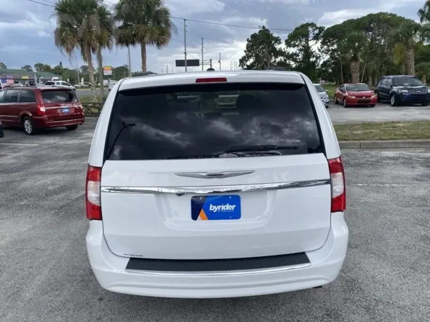 2015 Chrysler Town and Country (2C4RC1BG3FR) with an Other engine, AUTOMATIC transmission, located at 8829 US Hwy 19, Port Richey, FL, 34668, (727) 264-1107, 28.285917, -82.717346 - **Discover Your Next Adventure with the 2015 Chrysler Town and Country at Byrider Florida #162**<br /> <br /> Are you ready to elevate your family road trips and weekend getaways? The 2015 Chrysler Town and Country is the perfect companion for families looking to blend comfort, style, and versatilit - Photo#3