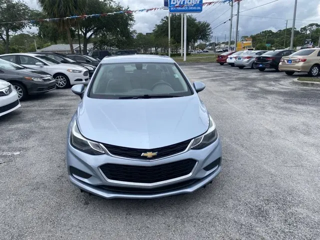 photo of 2017 Chevrolet Cruze 