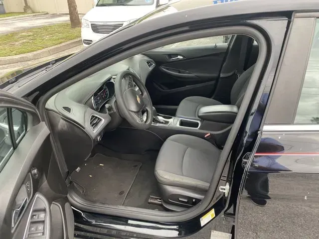 2017 Chevrolet Cruze (3G1BE6SM5HS) with an Other engine, AUTOMATIC transmission, located at 8829 US Hwy 19, Port Richey, FL, 34668, (727) 264-1107, 28.285917, -82.717346 - **Unlock Your Adventures with a 2017 Chevrolet Cruze Perfect for Daily Commutes and Weekend Getaways!**<br /> <br /> Are you ready to elevate your driving experience? The 2017 Chevrolet Cruze at Byrider Florida #162 in Port Richey, FL, is not just a car; it's your ticket to freedom, comfort, and st- Photo#6