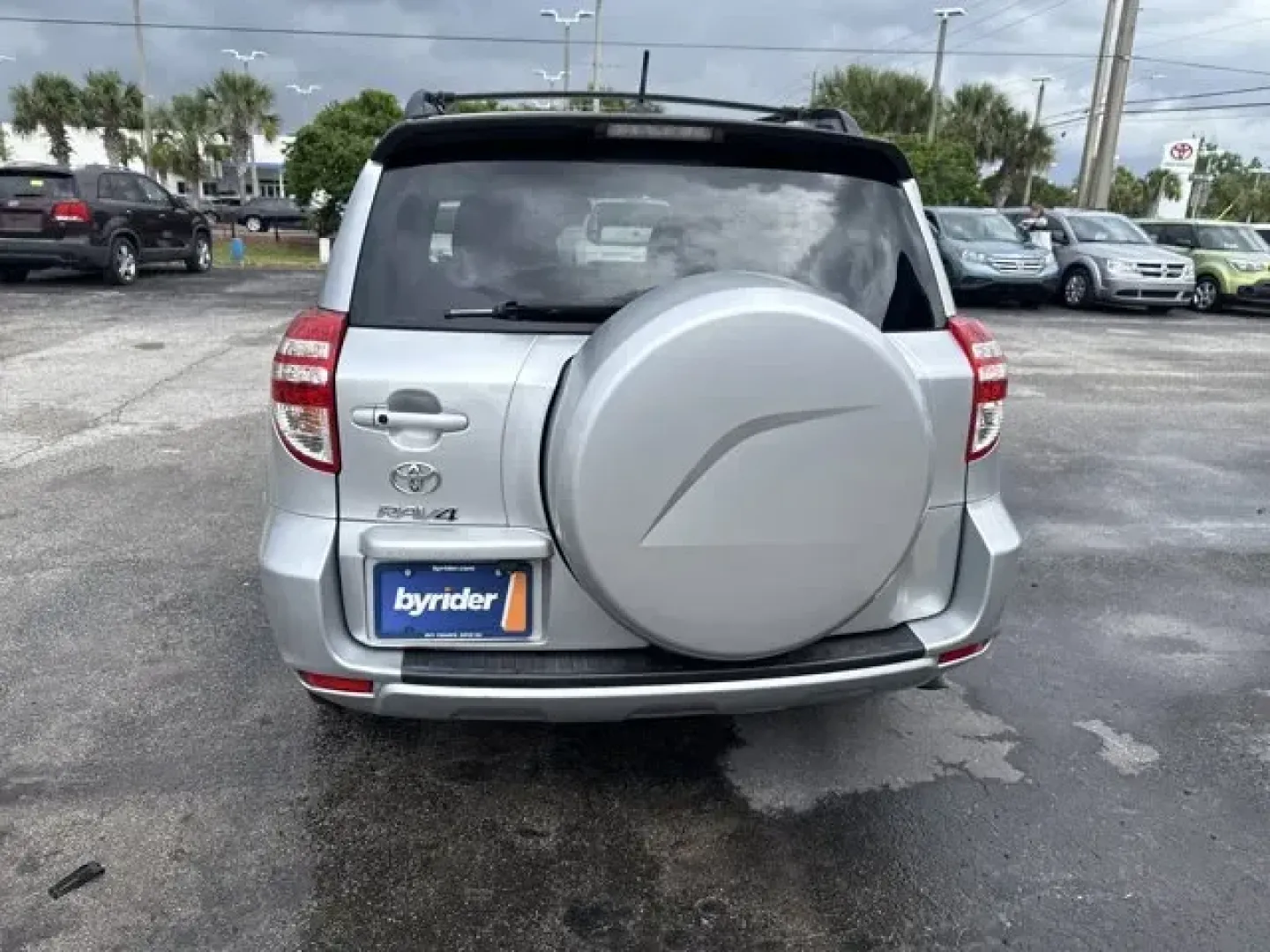 2011 Toyota RAV4 (JTMYF4DV2B5) with an Other engine, AUTOMATIC transmission, located at 1285 Cassat Ave, Jacksonville, FL, 32205, (904) 425-3000, 30.299780, -81.732430 - KBB.com 10 Best Used Family Cars Under $15,000. Only 136,258 Miles! Delivers 28 Highway MPG and 22 City MPG! This Toyota RAV4 boasts a Gas I4 2.5L/152 engine powering this Automatic transmission. Washer-linked variable intermittent windshield wipers, Vehicle stability control (VSC), Traction control - Photo#5