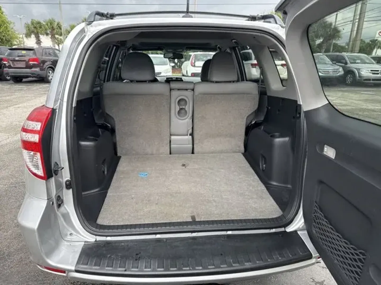 2011 Toyota RAV4 (JTMYF4DV2B5) with an Other engine, AUTOMATIC transmission, located at 1285 Cassat Ave, Jacksonville, FL, 32205, (904) 425-3000, 30.299780, -81.732430 - KBB.com 10 Best Used Family Cars Under $15,000. Only 136,258 Miles! Delivers 28 Highway MPG and 22 City MPG! This Toyota RAV4 boasts a Gas I4 2.5L/152 engine powering this Automatic transmission. Washer-linked variable intermittent windshield wipers, Vehicle stability control (VSC), Traction control - Photo#7