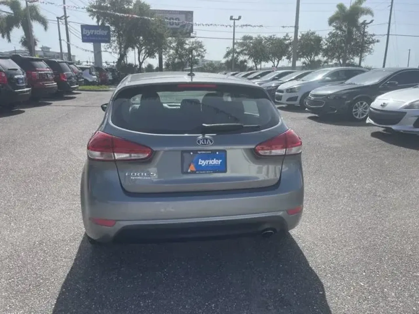 2016 Kia Forte 5-Door (KNAFK5A87G5) with an Other engine, AUTOMATIC transmission, located at 7701 Park Blvd., Pinellas Park, FL, 33781, (727) 369-7777, 27.839552, -82.747284 - Are you ready to enhance your daily commute or embark on your next weekend adventure? Look no further than this exceptional 2016 Kia Forte 5-Door, available now at Byrider Florida #154 in Pinellas Park, FL. This versatile vehicle is perfect for budget-conscious buyers seeking reliable transportation - Photo#5