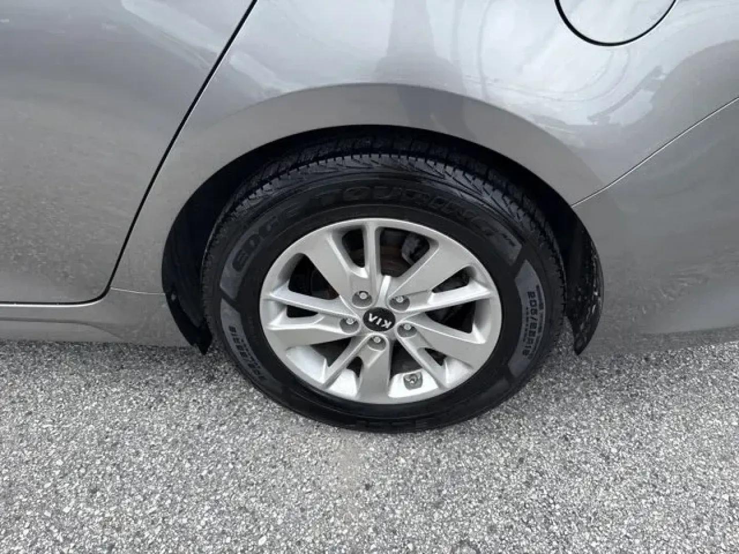 2016 Kia Optima (5XXGT4L34GG) with an Other engine, AUTOMATIC transmission, located at 1285 Cassat Ave, Jacksonville, FL, 32205, (904) 425-3000, 30.299780, -81.732430 - IIHS Top Safety Pick+. Scores 35 Highway MPG and 24 City MPG! This Kia Optima boasts a Regular Unleaded I-4 2.4 L/144 engine powering this Automatic transmission. TITANIUM GRAY, CARPETED FLOOR MATS, BLACK, CLOTH SEAT TRIM W/YES ESSENTIALS.* This Kia Optima Features the Following Options *Window Grid - Photo#6