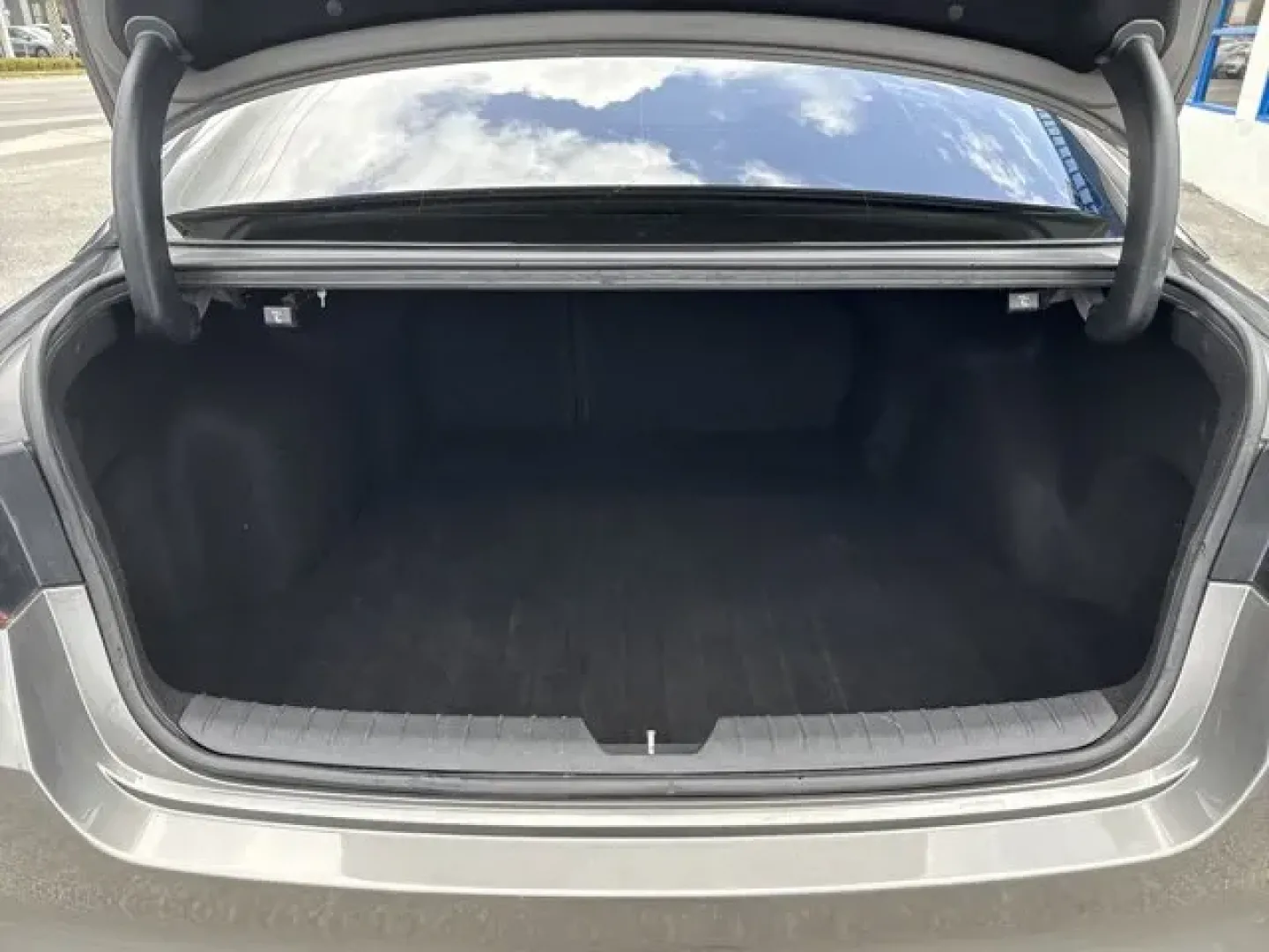 2016 Kia Optima (5XXGT4L34GG) with an Other engine, AUTOMATIC transmission, located at 1285 Cassat Ave, Jacksonville, FL, 32205, (904) 425-3000, 30.299780, -81.732430 - IIHS Top Safety Pick+. Scores 35 Highway MPG and 24 City MPG! This Kia Optima boasts a Regular Unleaded I-4 2.4 L/144 engine powering this Automatic transmission. TITANIUM GRAY, CARPETED FLOOR MATS, BLACK, CLOTH SEAT TRIM W/YES ESSENTIALS.* This Kia Optima Features the Following Options *Window Grid - Photo#7