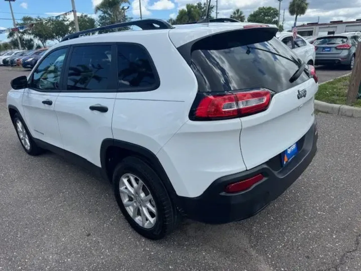 2017 Jeep Cherokee (1C4PJLAB3HW) with an Other engine, AUTOMATIC transmission, located at 7701 Park Blvd., Pinellas Park, FL, 33781, (727) 369-7777, 27.839552, -82.747284 - **Explore the Great Outdoors with This 2017 Jeep Cherokee: Your Adventure Awaits!**<br /> <br /> Are you ready to elevate your lifestyle and embrace weekend adventures with family and friends? This 2017 Jeep Cherokee, located at Byrider Florida #154 in Pinellas Park, is the perfect companion for bot - Photo#3