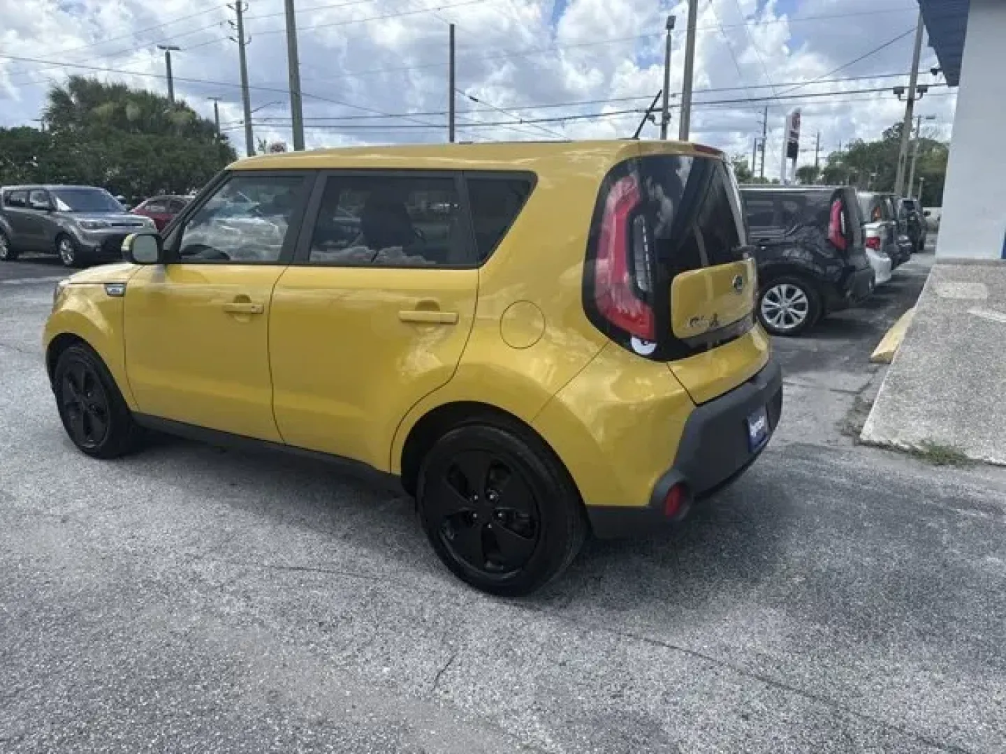 2014 Kia Soul (KNDJP3A50E7) with an Other engine, AUTOMATIC transmission, located at 1285 Cassat Ave, Jacksonville, FL, 32205, (904) 425-3000, 30.299780, -81.732430 - Are you ready to embrace a vibrant lifestyle with the perfect blend of style and practicality? The 2014 Kia Soul, now available at Byrider Florida #139 in Jacksonville, FL, is your ultimate companion for every adventure. Whether you're commuting to work, running errands, or planning weekend getaways - Photo#4