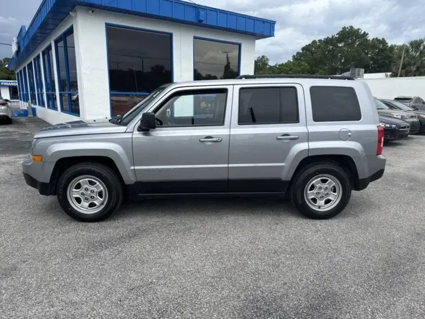 2014 Jeep Patriot (1C4NJPBA1ED) with an Other engine, AUTOMATIC transmission, located at 1285 Cassat Ave, Jacksonville, FL, 32205, (904) 425-3000, 30.299780, -81.732430 - KBB.com 5-Year Cost to Own Awards. This Jeep Patriot boasts a Regular Unleaded I-4 2.0 L/122 engine powering this Automatic transmission. ENGINE: 2.0L I4 DOHC 16V DUAL VVT (STD), Variable intermittent wipers, Touring suspension.*This Jeep Patriot Comes Equipped with These Options *Strut Front Suspen - Photo#3