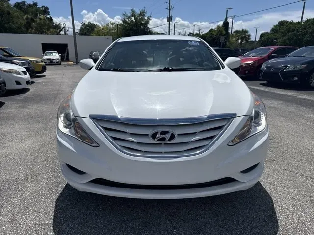 2012 Hyundai Sonata (5NPEB4AC6CH) with an Other engine, AUTOMATIC transmission, located at 1285 Cassat Ave, Jacksonville, FL, 32205, (904) 425-3000, 30.299780, -81.732430 - Are you searching for a reliable sedan that fits seamlessly into your lifestyle? Look no further than this stunning 2012 Hyundai Sonata, available now at Byrider Florida #139 in Jacksonville, FL. With its sleek Shimmering White exterior and comfortable interior, this vehicle is perfect for daily com - Photo#2