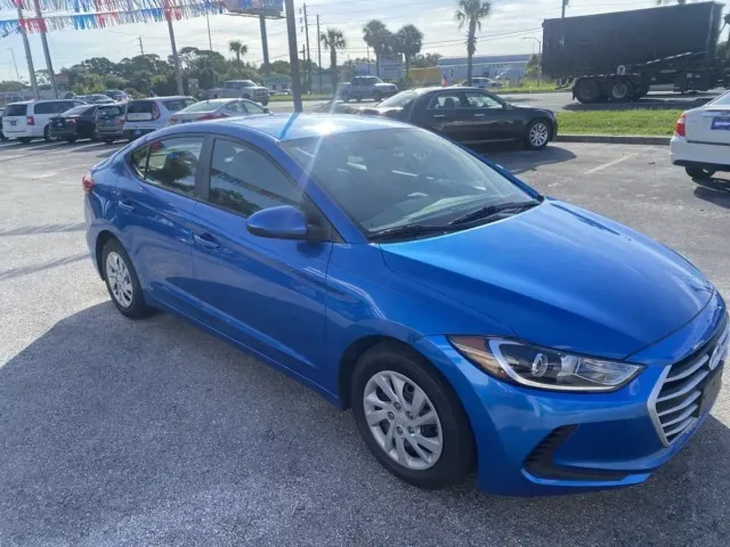 2017 Hyundai Elantra (KMHD74LF7HU) with an Other engine, AUTOMATIC transmission, located at 8829 US Hwy 19, Port Richey, FL, 34668, (727) 264-1107, 28.285917, -82.717346 - **Elevate Your Daily Commute with the 2017 Hyundai Elantra at Byrider Florida #162**<br /> <br /> Are you looking for a reliable and stylish sedan that can enhance your daily commute while fitting seamlessly into your lifestyle? Look no further! The 2017 Hyundai Elantra is here to meet all your driv - Photo#2