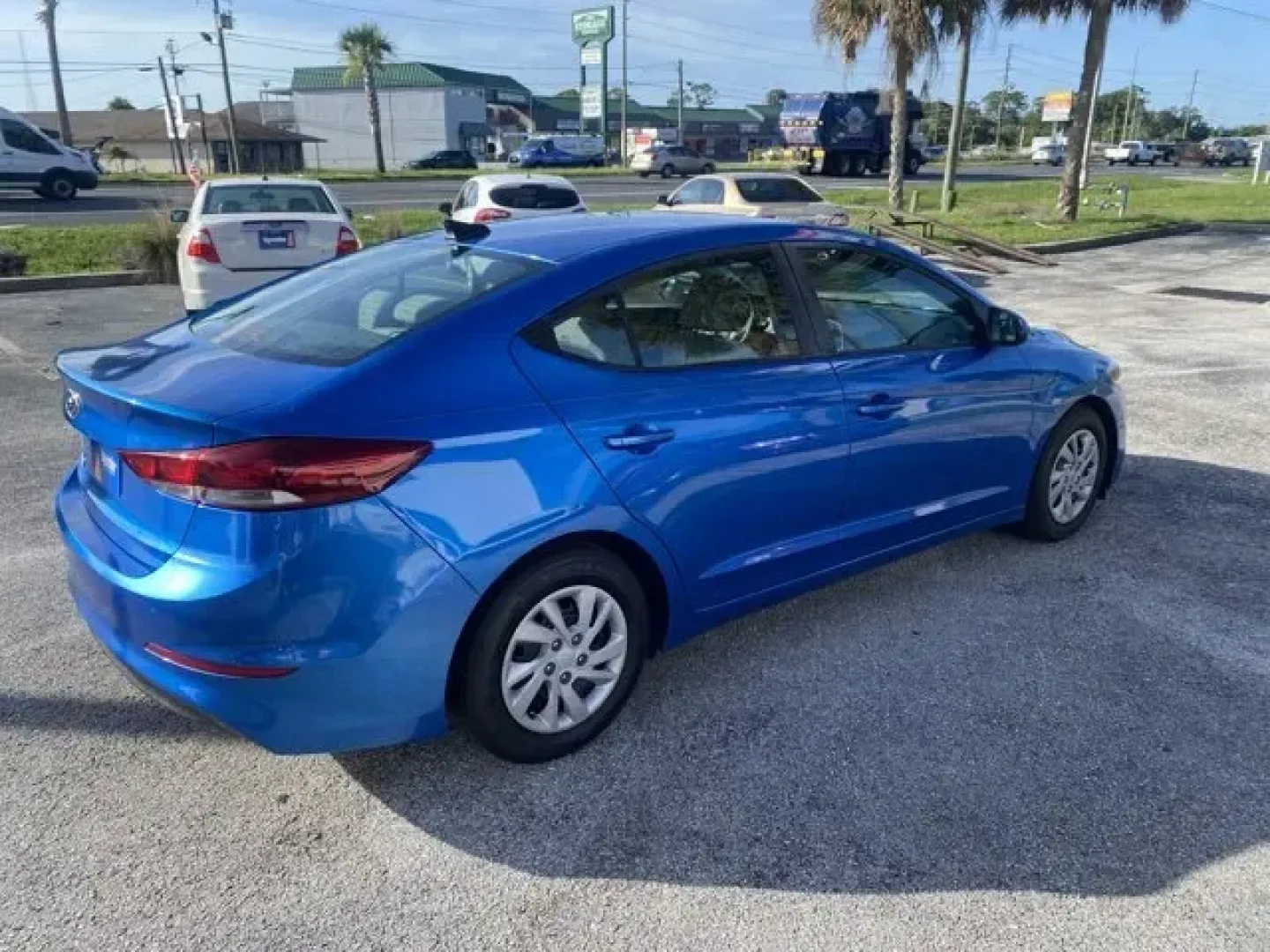 2017 Hyundai Elantra (KMHD74LF7HU) with an Other engine, AUTOMATIC transmission, located at 8829 US Hwy 19, Port Richey, FL, 34668, (727) 264-1107, 28.285917, -82.717346 - **Elevate Your Daily Commute with the 2017 Hyundai Elantra at Byrider Florida #162**<br /> <br /> Are you looking for a reliable and stylish sedan that can enhance your daily commute while fitting seamlessly into your lifestyle? Look no further! The 2017 Hyundai Elantra is here to meet all your driv - Photo#3