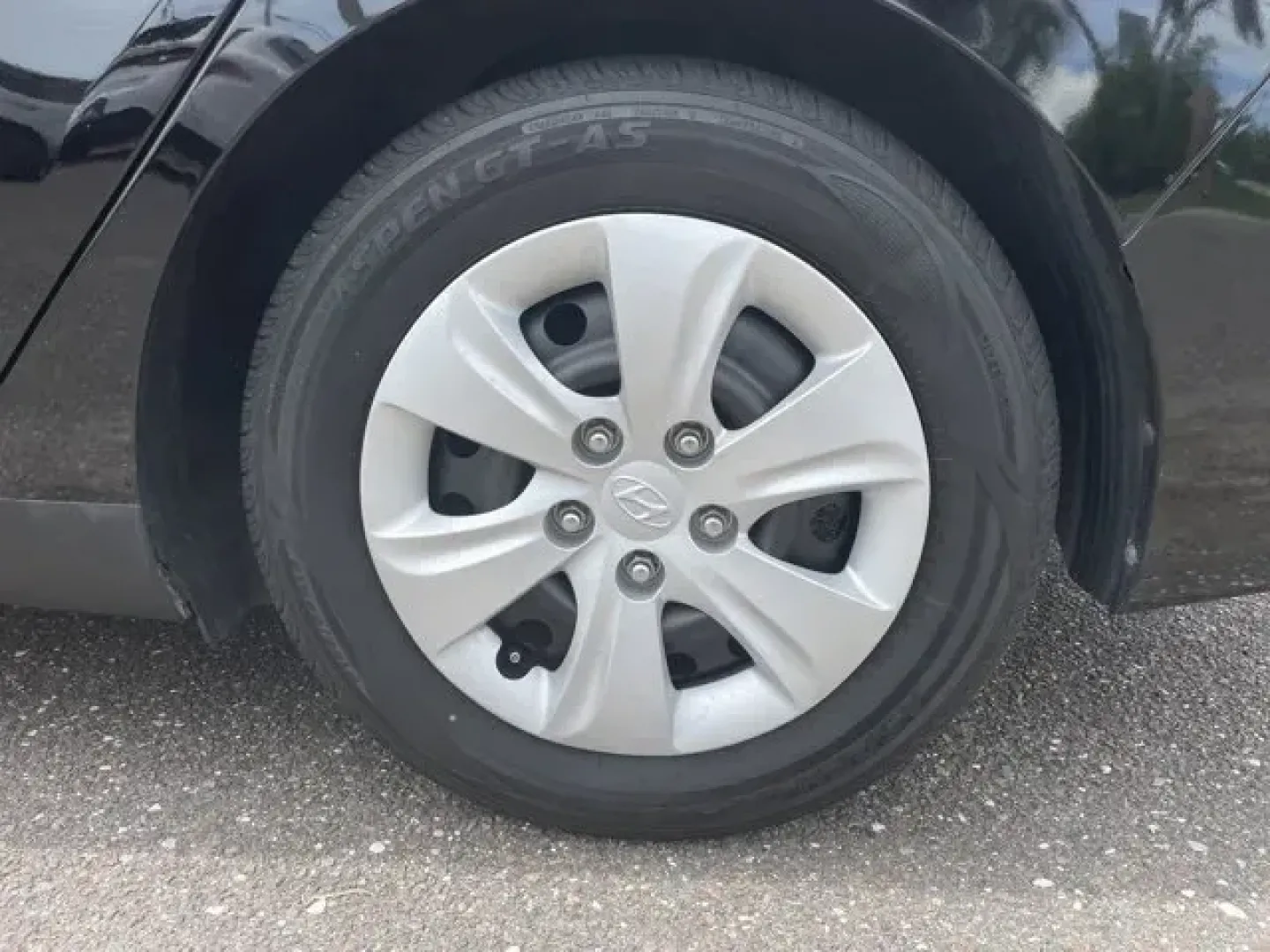 2016 Hyundai Elantra (KMHDH4AE4GU) with an Other engine, AUTOMATIC transmission, located at 7701 Park Blvd., Pinellas Park, FL, 33781, (727) 369-7777, 27.839552, -82.747284 - **Discover Your Next Adventure with the 2016 Hyundai Elantra at Byrider Florida #154!**<br /> <br /> Are you searching for a reliable, stylish, and budget-friendly sedan that can effortlessly elevate your everyday commutes and weekend getaways? Look no further than this 2016 Hyundai Elantra, availab - Photo#6