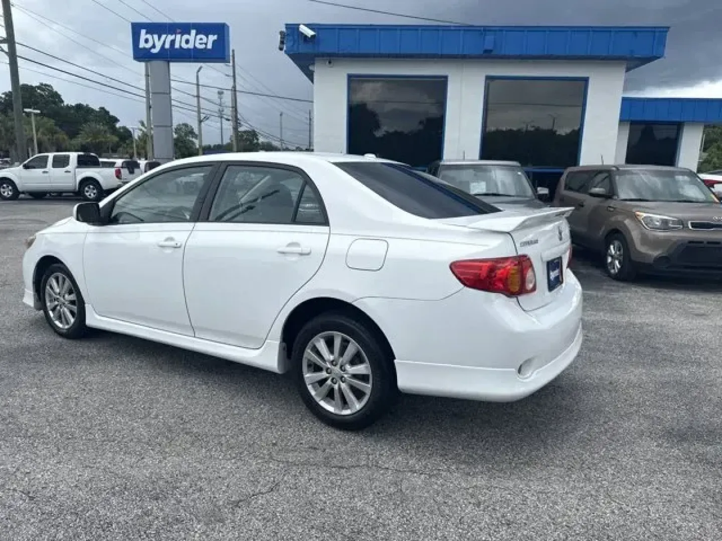 2010 Toyota Corolla (2T1BU4EEXAC) with an Other engine, AUTOMATIC transmission, located at 1285 Cassat Ave, Jacksonville, FL, 32205, (904) 425-3000, 30.299780, -81.732430 - **Discover Your Perfect Ride: 2010 Toyota Corolla at Byrider Florida #139 in Jacksonville!**<br /> <br /> Are you on the hunt for a reliable vehicle that seamlessly fits into your busy lifestyle? Whether you're navigating the hustle and bustle of city life, commuting to work, or embarking on weekend - Photo#3
